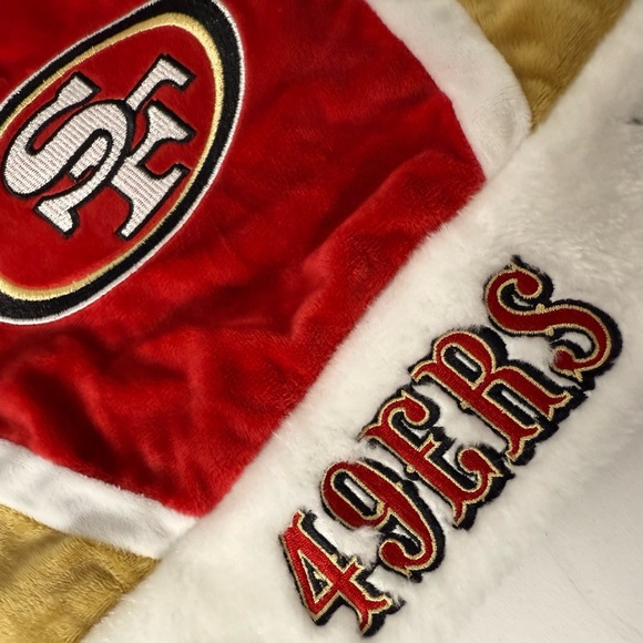 NFL San Francisco 49ers Holiday Hat in Red and White - Picture 3 of 5